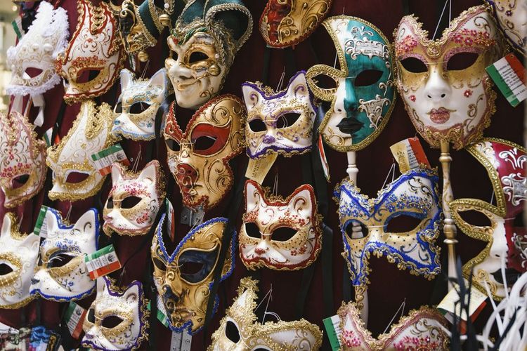Plongez dans les fêtes véronaises : le carnaval de Vérone et le festival Tocati