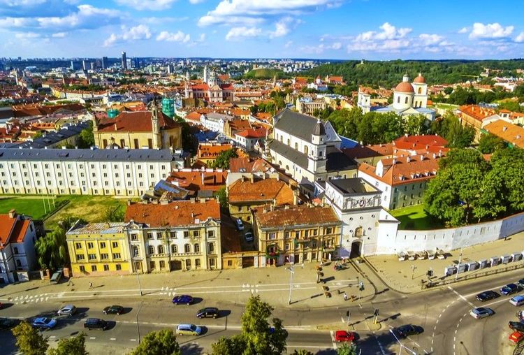 Voyage dans le centre historique et la Vieille Ville de Vilnius, trésor caché de la Lituanie
