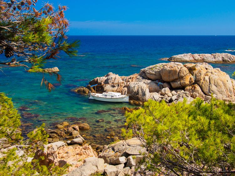 Calas y pueblos medievales en Calella de Palafrugell