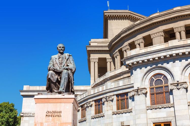 La statue d'Aram Khachaturian