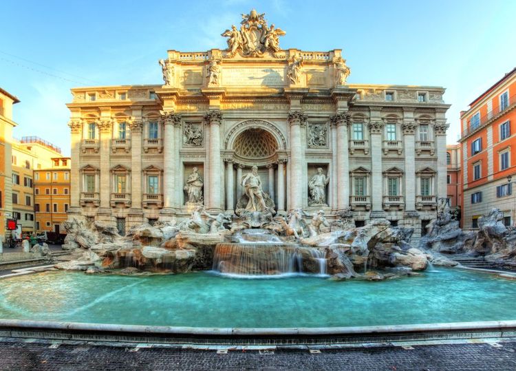 La fontaine de Trevi au petit matin.