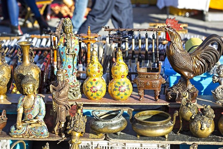 Babioles sur le marché aux puces de Panjiayuan