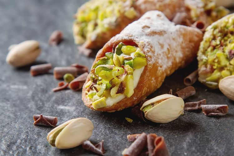 Le cannolo, ou cannoli au pluriel