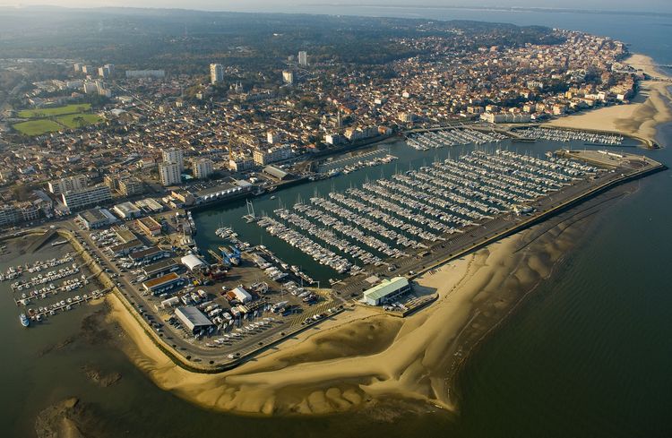 Una passeggiata pittoresca nel porto di Arcachon