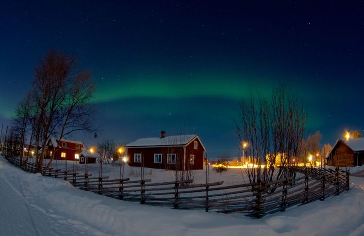 Aurores boréales à Jukkasjarvi - Suède