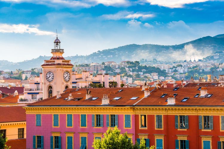 Discover the (sometimes hidden) wonders of Old Nice
