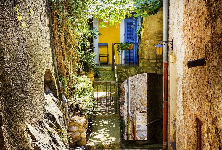 Ruelle ombragée de Peillon.