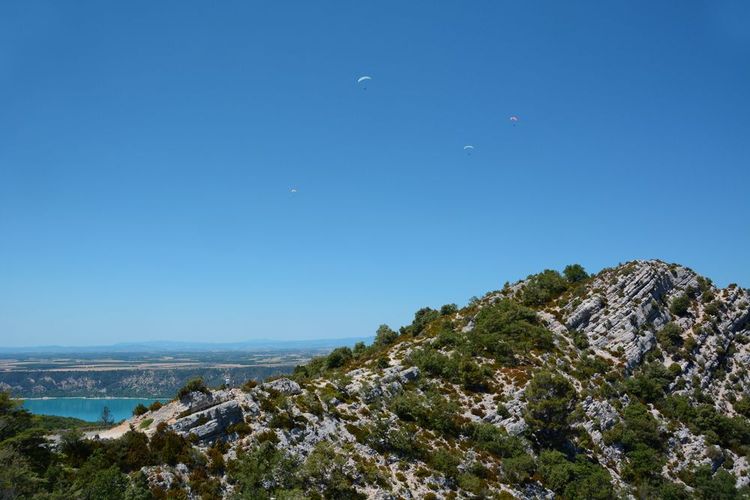 Des parapebtiste au-dessus des gorges du Verdon.