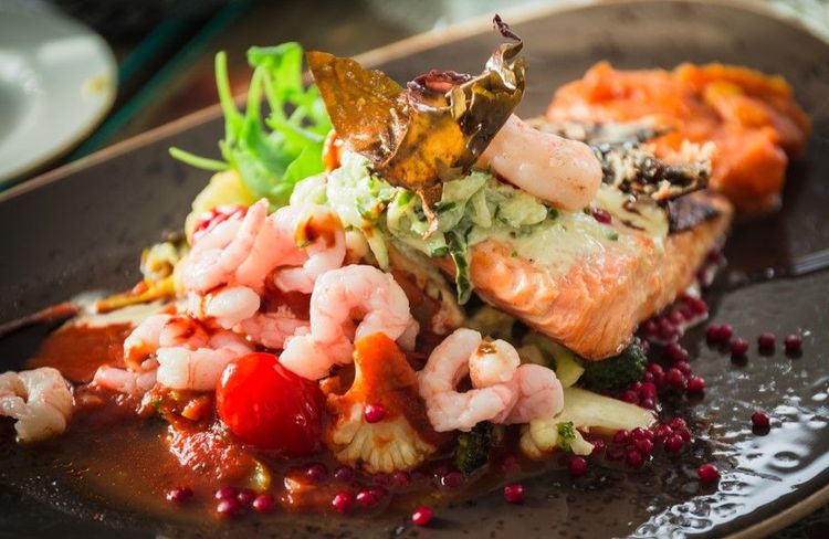 Pavé de saumon et crevette nordique aux airelles