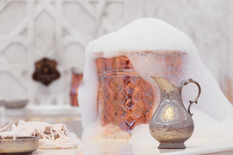 La mousse attend les usagers du hammam
