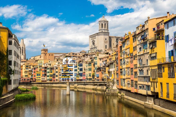 Girona, parada patrimonial en la Costa Brava