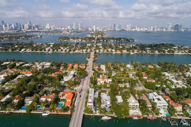 Les îles vénitiennes avec le Venetian Causeway