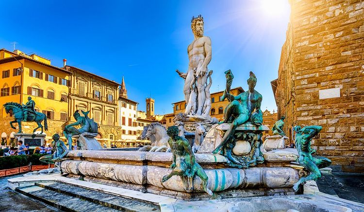 Neptune et sa fontaine sur la Piazza della Signoria