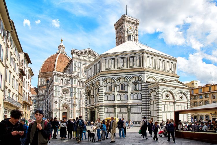 Piazza del Duomo classica_ giorno di punta