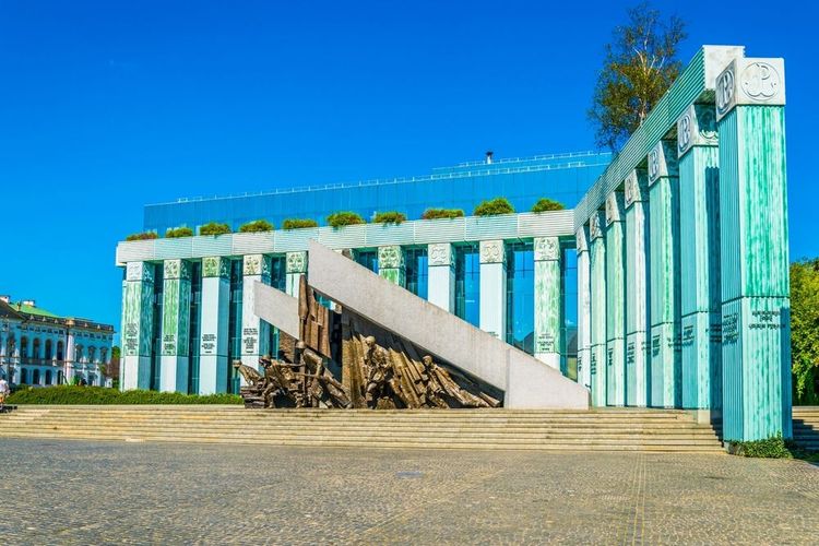 Varsovie, monument commémorant la Seconde Guerre mondiale
