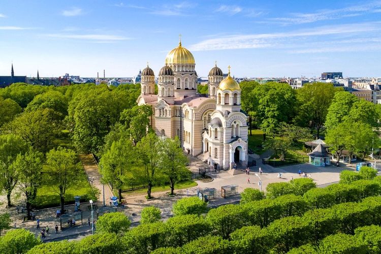 La majestueuse cathédrale de la Nativité du Christ à Riga