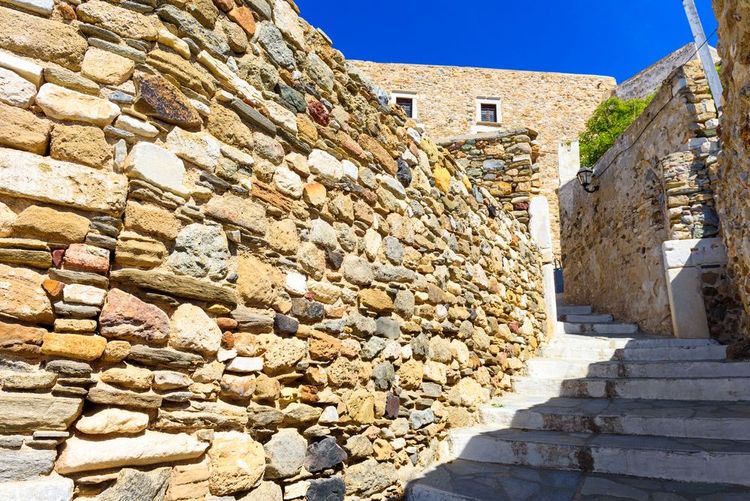 Enceinte du kastro à l'intérieur du village de Chora