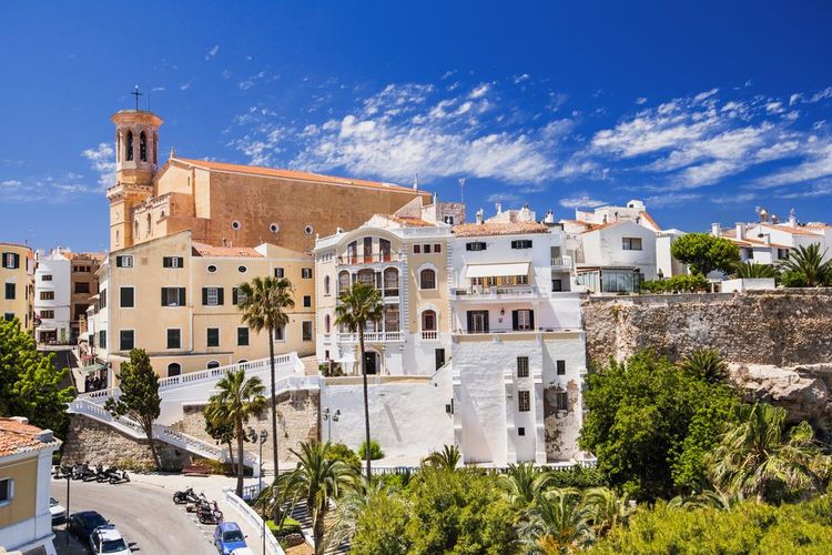 Plongez dans l'ambiance typique des marchés de Mahón et Ciutadella à Minorque