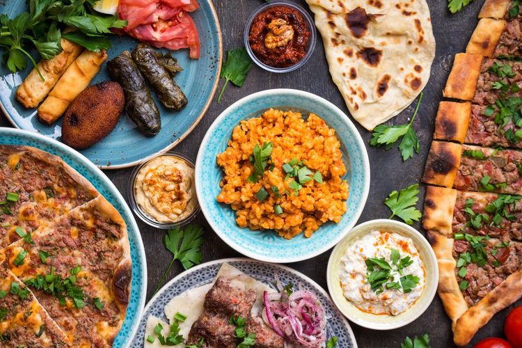 Divers mezzés à base notamment de légumes