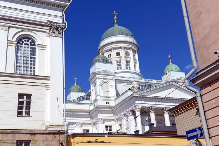 La cathédrale date de la 1ère moitié du 19e et se singularise par son style néoclassique