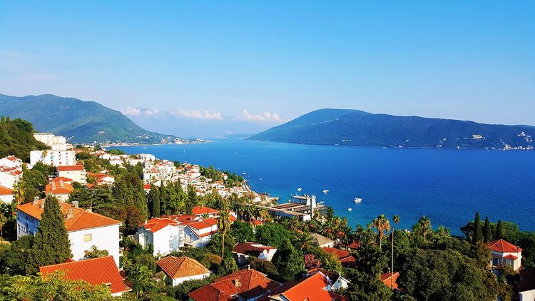 Herceg Novi, presque sur la côte adriatique, en allant vers Kotor