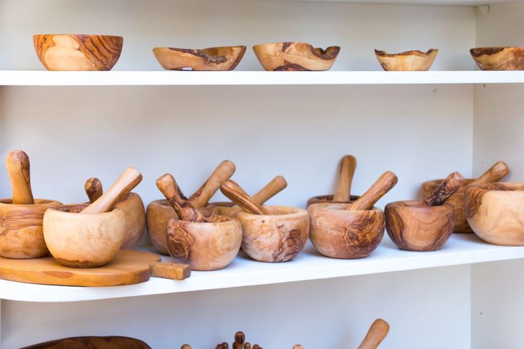 Mortiers en bois d'olivier issues de l'artisanat de l'île