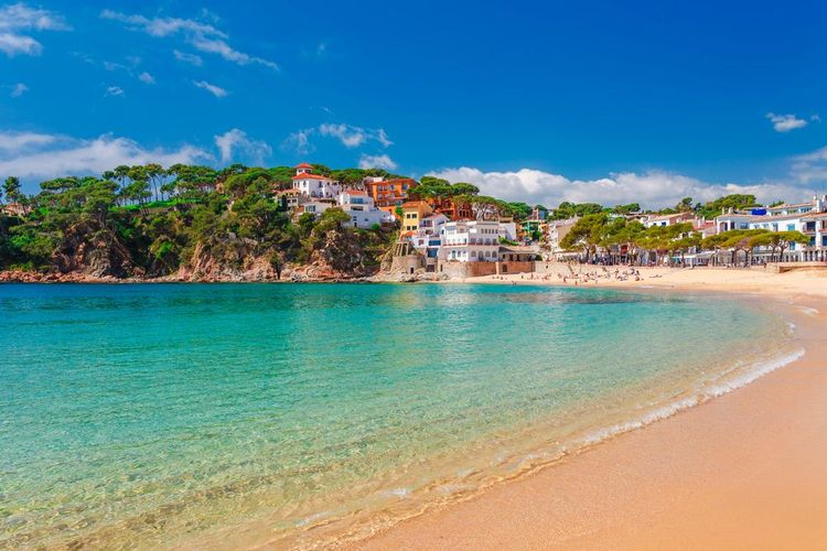 Une plage près de Calella de Palafrugell sur la Costa Brava