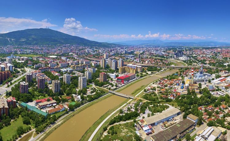Vue aérienne sur Skopje, la capitale