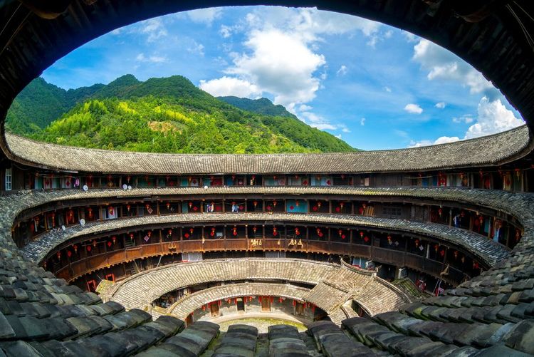 Tulou Hakka dans le Fujian, un village tout en rondeurs