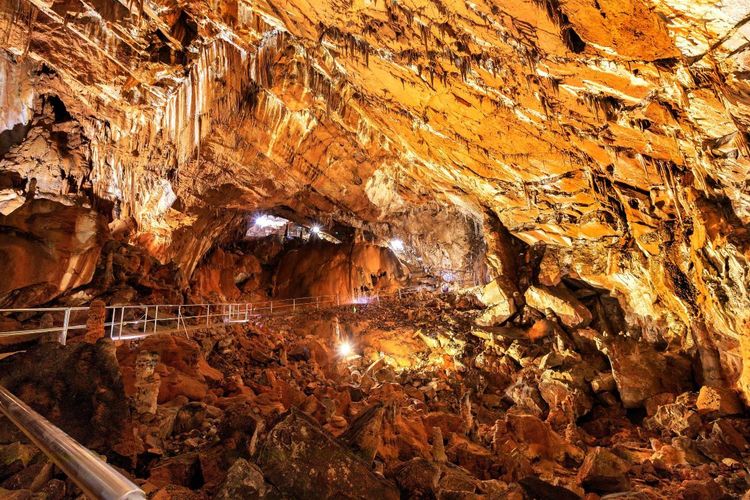 La grotte de Manita Peć