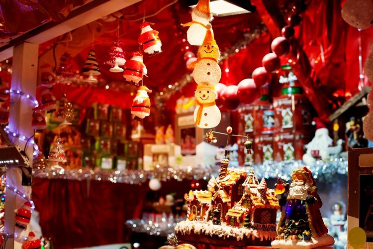 Chalet typique sur un marché de Noël