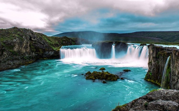 Le Godafoss, surnommée la Cascade des Dieux