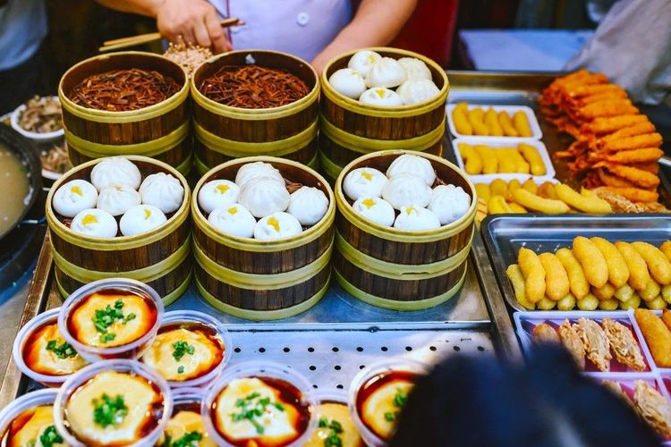 Street food sur le marché aux puces de Panjiayuan