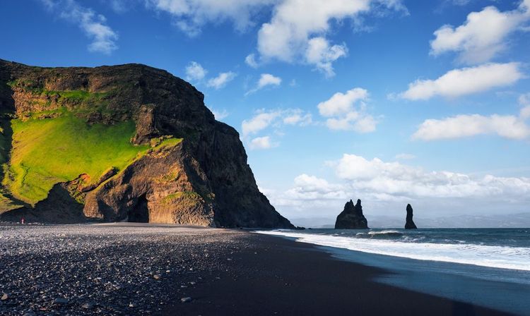 La plage de Reynisfjara, en Islande