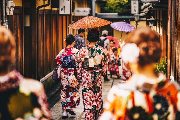 Il y a du passage dans les ruelles de Gion