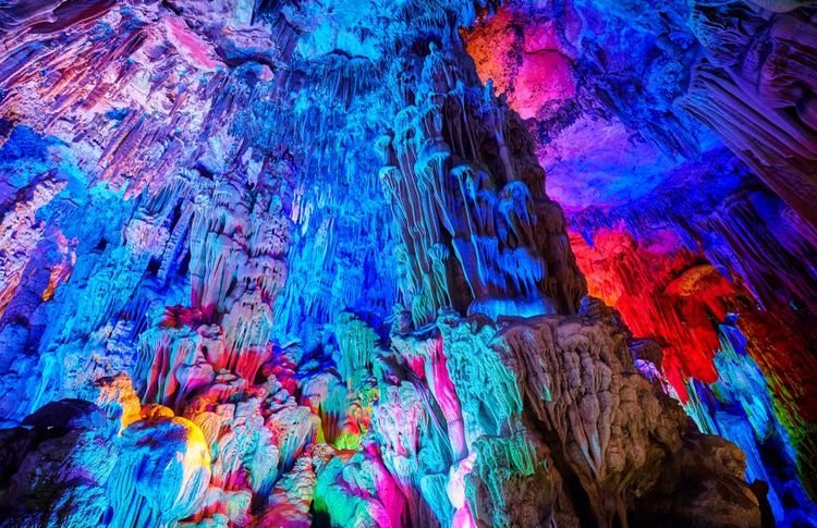 La grotte de la flûte de roseau en Chine
