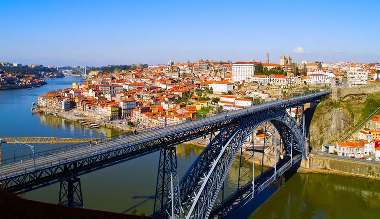 Le pont Dom Luis qui traverse le Douro.