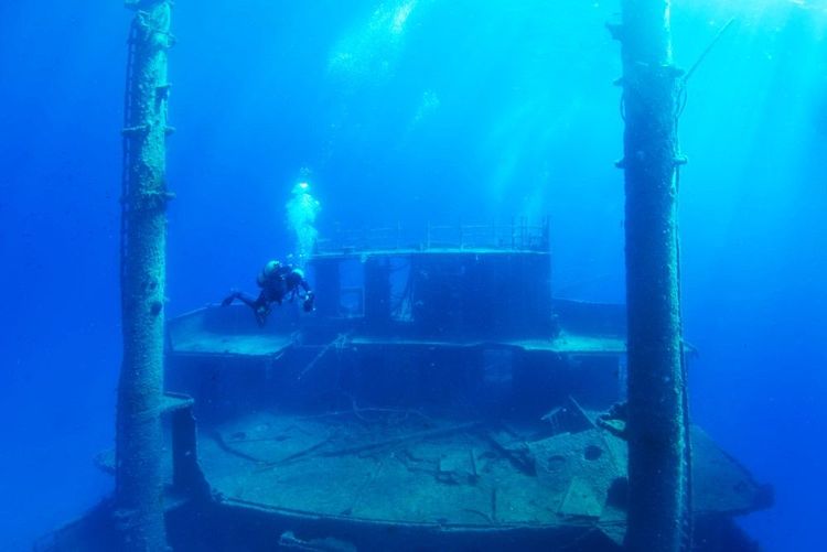 Les épaves de Naxos appellent à une plongée prudente