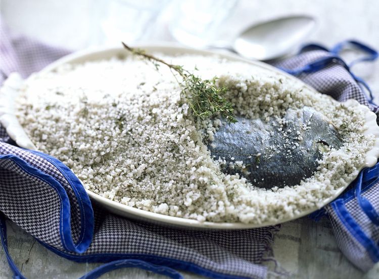 Daurade en croûte de sel
