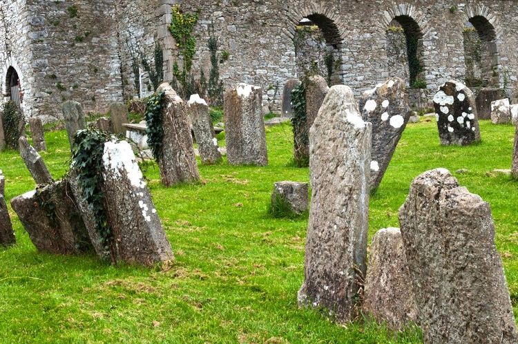 Le cimetière de l'église Sainte-Anne