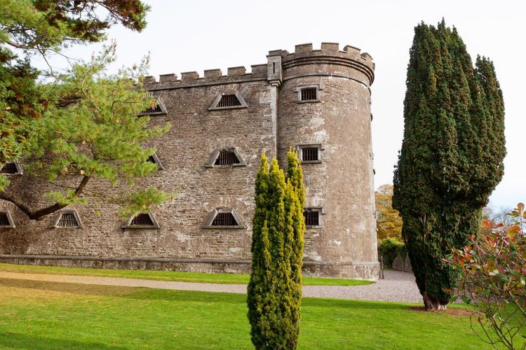 Une des tours rondes de la prison