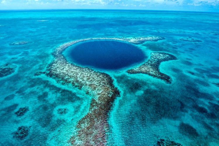 Le Great Blue Hole de Belize