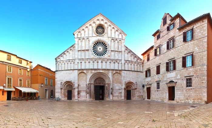 Émerveillement à Zadar : découvrez la cathédrale de Sainte-Anastasie