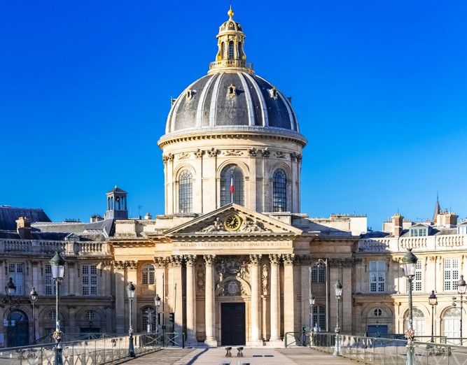 L'Institut de France face au pont des Arts