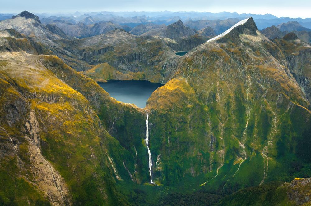 Survolez les Sutherland Falls en hélicoptère !