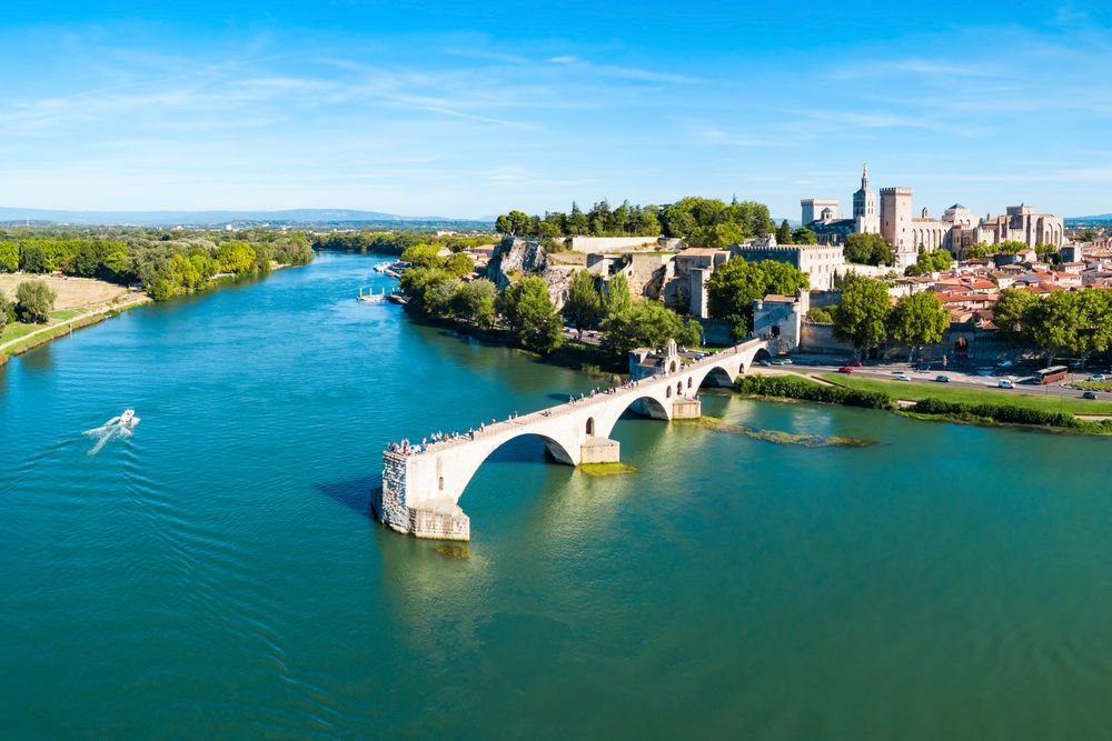 🚁 Take to the skies over Avignon with cap adrénaline!