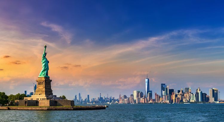Liberty Island et Manhattan au fond