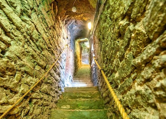 Explorez le monde secret des souterrains de Tallinn