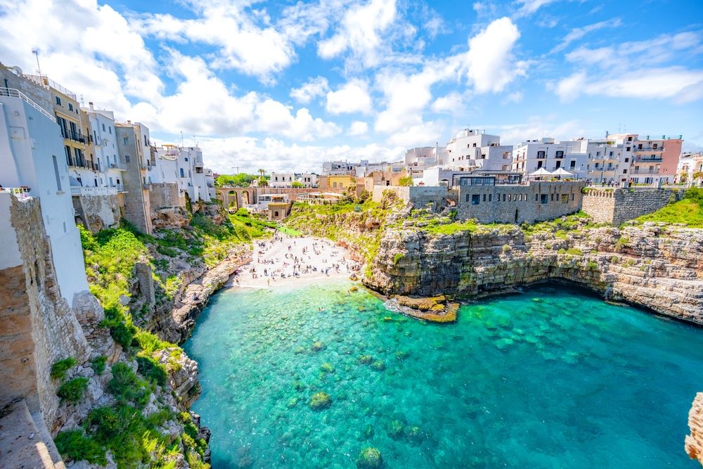 Pour une évasion ensoleillée  au printemps, voici des idées de destinations pas chères en France ou à l'étranger !