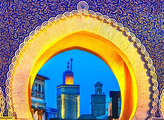 Bab Bou Jeloud (la porte bleue), conduit à la mosquée de Fes el Bali dans l'ancienne médina